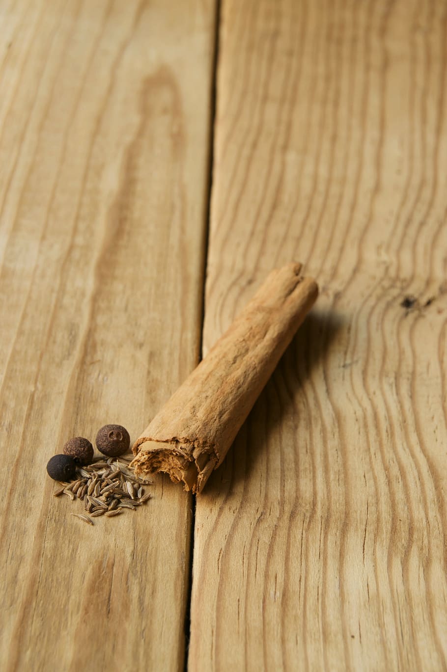 brown, roll, grain, table, wood, food, crops, wood - material, food and drink, spice