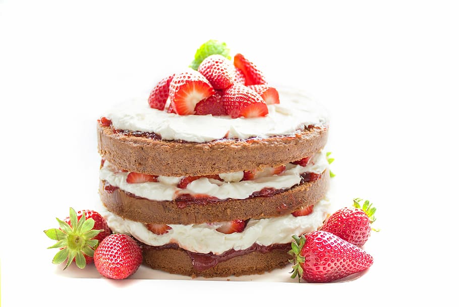 round strawberry, white, whip cream, topped, cake, bake, chocolate, strawberry, cream, sweet