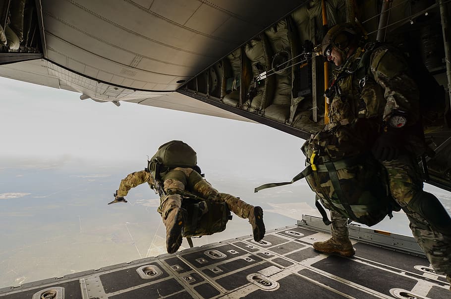 soldado paracaidismo, paracaidismo, salto, entrenamiento, militar, paracaidistas, avión, peligro, halo, gran altitud
