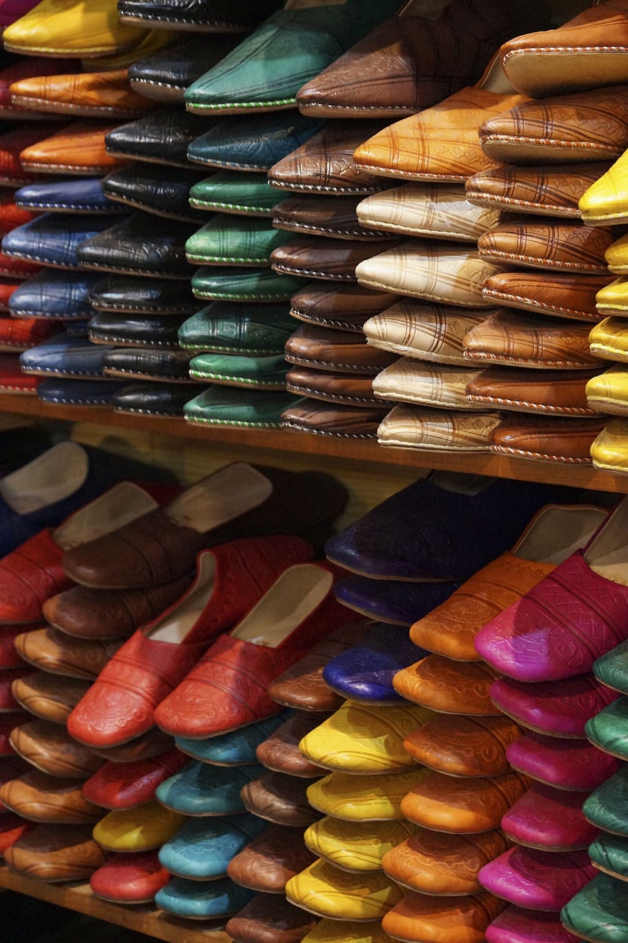 leather shoes, slippers, fes, morrocco, multi colored, choice, retail, arrangement, variation, large group of objects