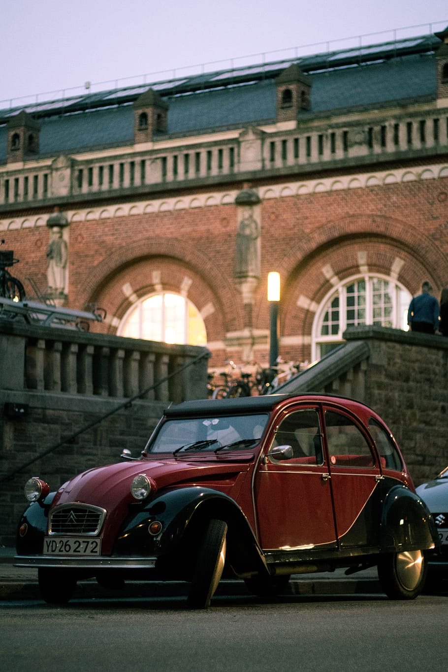 red, black, volkswagen beetle, parked, brown, building, car, street, old, vintage