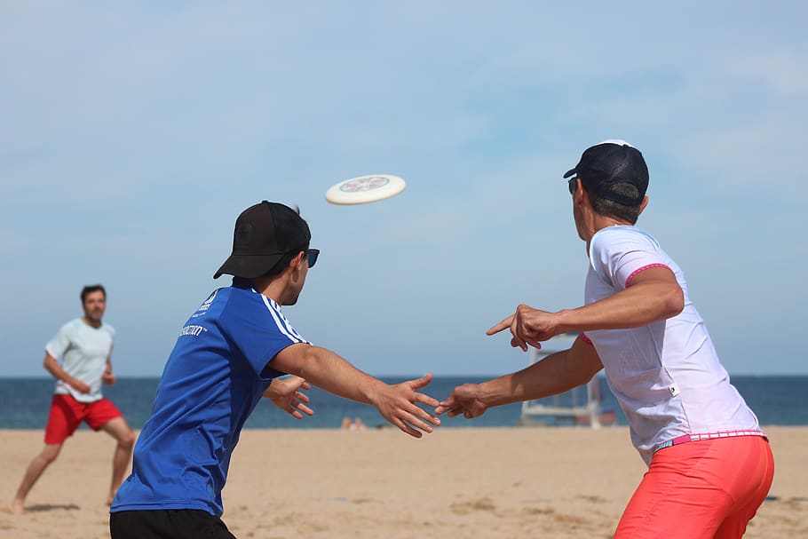 sbee, ultimate, ultimate sbee, disc, beach game, playa, plage, sky, lifestyles, men