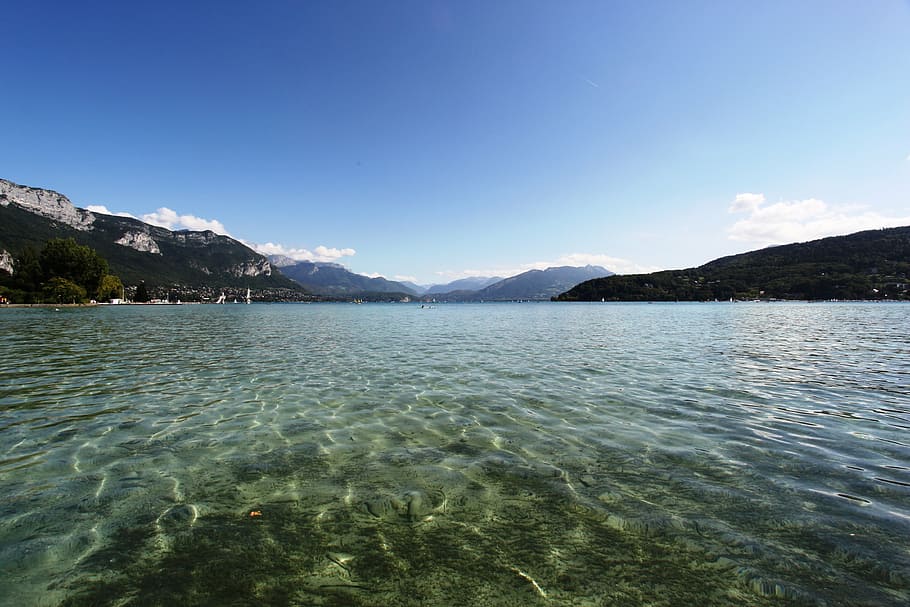 annecy lake, water's edge, nature, water, mountain, scenics - nature, beauty in nature, sky, tranquil scene, tranquility