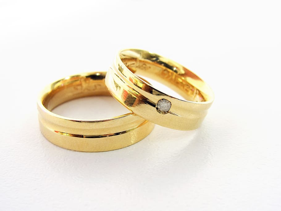 anillos de pareja dorados, alianza, matrimonio, amor, felicidad, compromiso, oro, joyería, anillo, boda