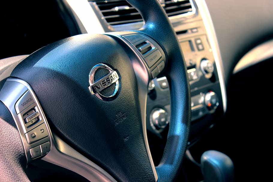 black, nissan steering wheel, focus photo, nissan, car, automobile, auto, vehicle, drive, driving