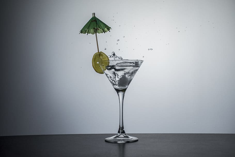 cocktail glass, bebe, liquid, alcoholic drink, martini, wet, splash, glass, studio shot, gray background