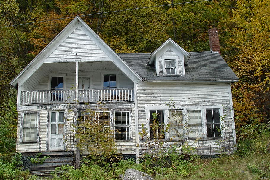 haunted house, vermont, willoughby, lakes, mountains, hillside, fall, foliage, autumn, landscape