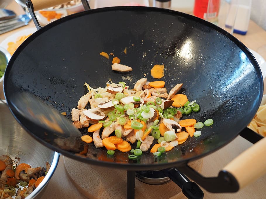 vegetables, vegetable pan, carrots, leek, mushrooms, meat, food, nutrition, court, wok