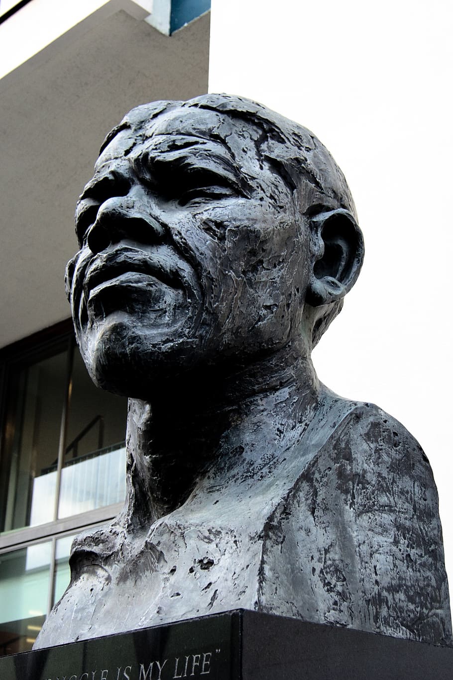 Nelson Mandela, estatua, Londres, monumento, revolucionario, personaje, historia, escultura, arte, político