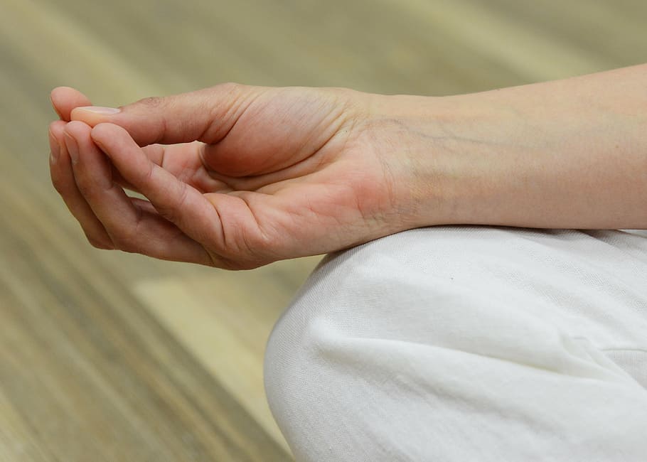 右人間の手, ムードラ, 瞑想, エネルギー, 精神性, ヨガ, 人体の一部, 人間の手, 人間の指, クローズアップ
