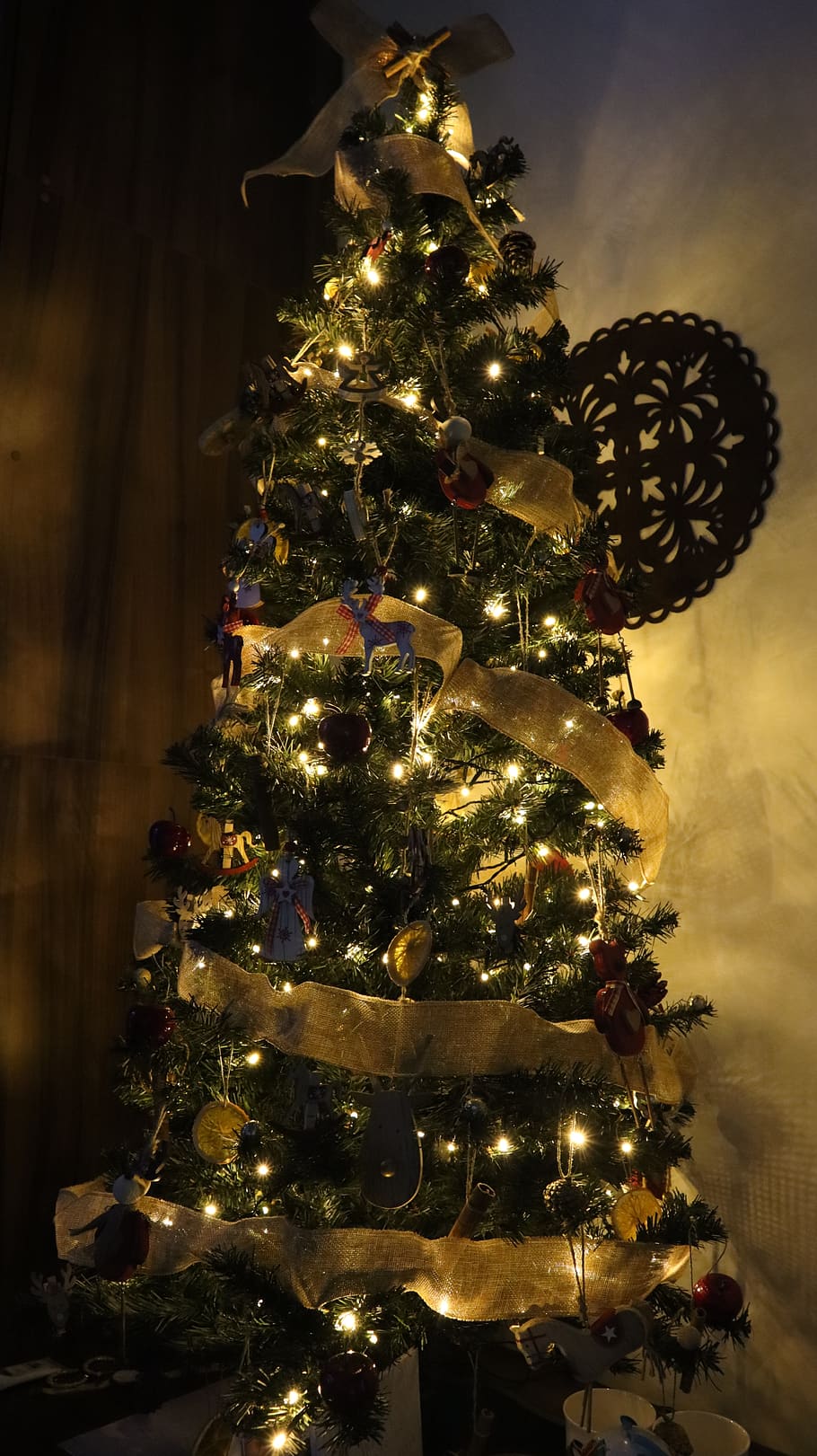 christmas tree, holidays, christmas, bauble, atmosphere, winter, decoration, holiday, christmas decoration, celebration