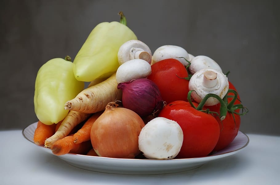 vegetales, variados, saludables, tomates, champiñones, pimentón, chirivías, cebollas, alimentos, frescura