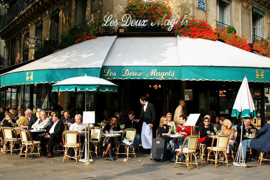 kelompok, orang-orang, duduk, kursi, mengambil, fotografi, kafe, Paris, Perancis, magots les deux