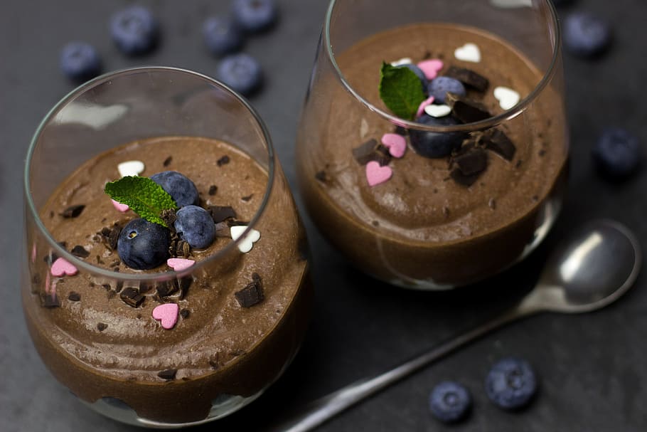 chocolate mousse dessert, Chocolate Mousse, dessert, food/Drink, food, blueberry, cake, sweet Food, gourmet, close-up