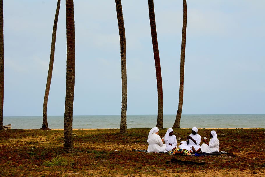cuatro, mujeres, picnic, playa, meditación, comunidad, hermandad, costa, benin, agua