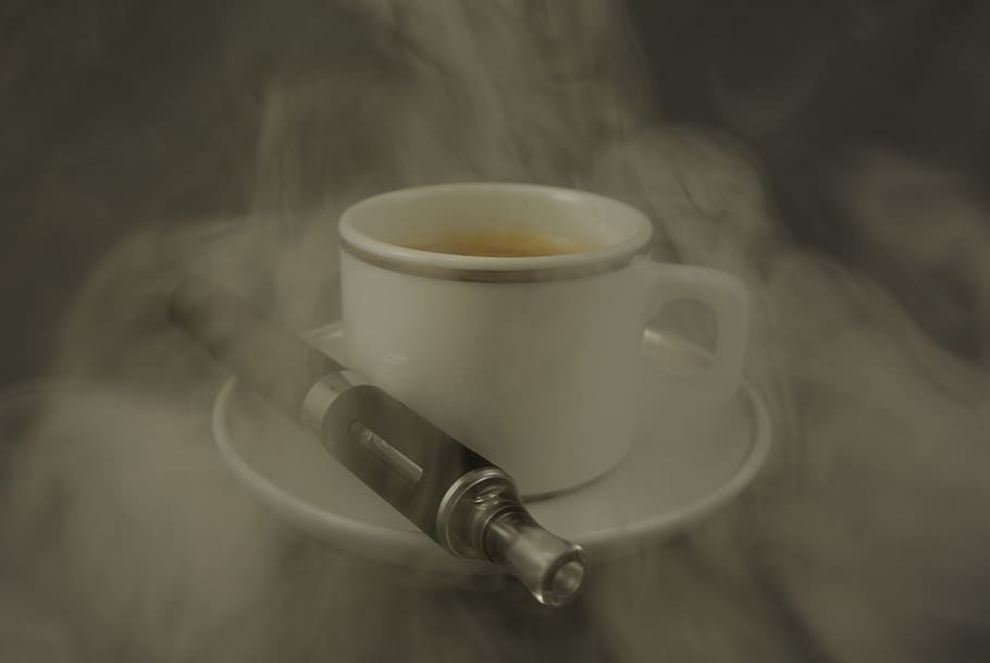café, expresso, vapor, cigarro eletrônico, xícara, refresco, bebida, caneca, dentro de casa, comida e bebida