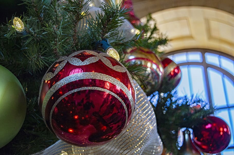 christmas, christmas kansas city, union station, union station kansas city, ornaments, christmas ornaments, holidays, holiday decorations, seasonal decorations, holiday decor