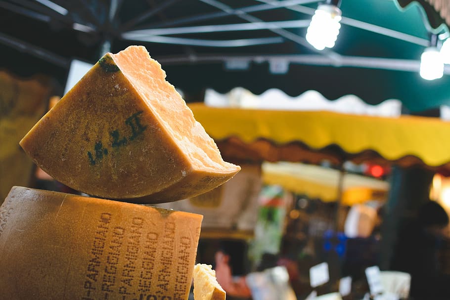 Pedazo, queso Gouda, queso, amarillo, comida, mercado, tienda, cultivos, venta minorista, enfoque en primer plano