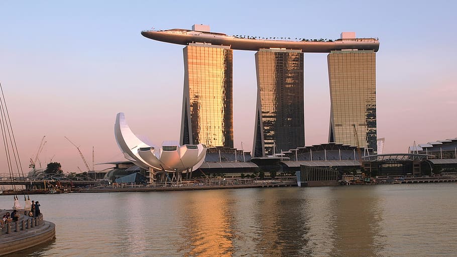 glass building, body, water, Singapore, Marina Bay Sands, Skyscraper, cityscape, business, architecture, building exterior