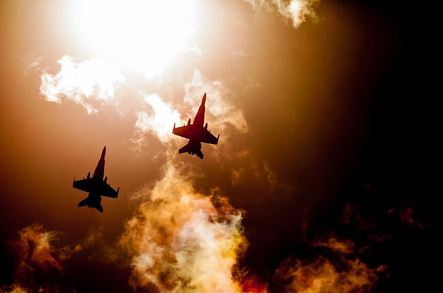 bajo, fotografía de ángulo, silueta de avión de combate, jet, avión de combate, avispones raaf, aviones de combate, aviones militares, puesta de sol, silueta