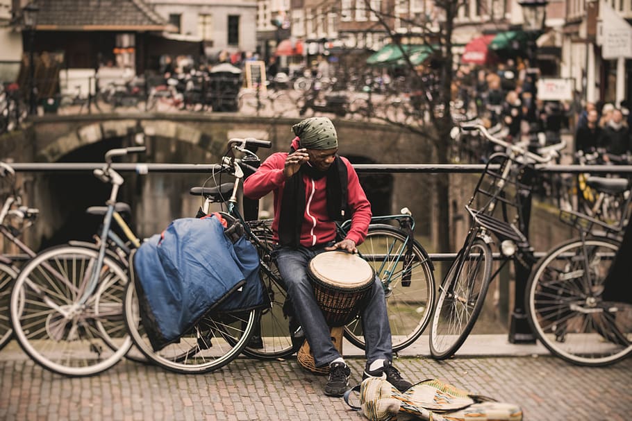 gente, hombre, percusión, feliz, sonreír, disfrutar, urbano, calle, bicicleta, transporte