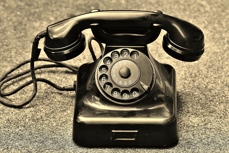 negro, rotativo, teléfono, marrón, superficie de mármol, antiguo, año de construcción 1955, baquelita, poste, dial