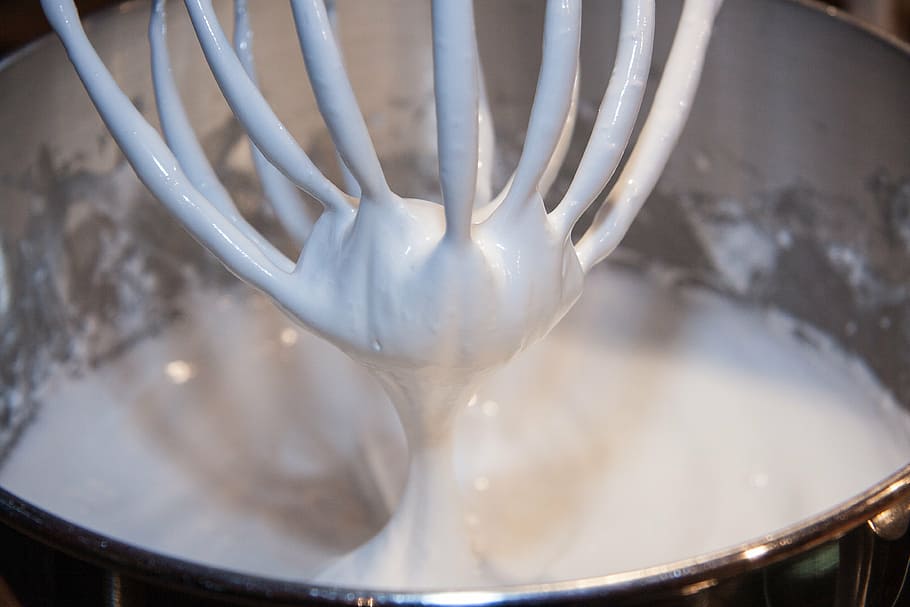 stirring device, whisk, bake, cream, whipped cream, food and drink, household equipment, food, preparation, kitchen utensil