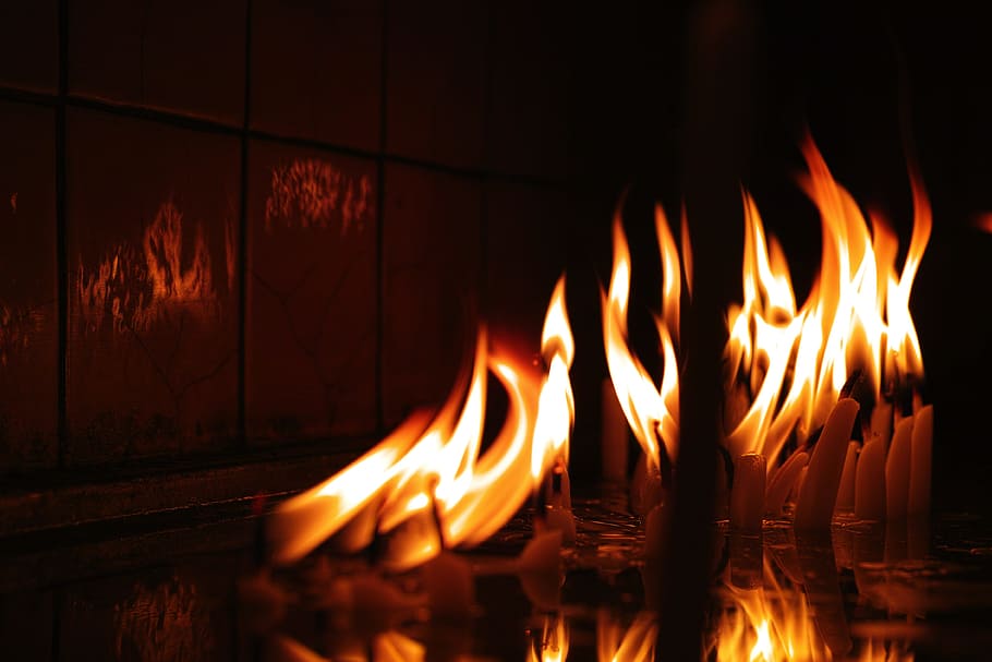 火のともったろうそく, 炎, アリ, ろうそく, 暗闇の中, 暖炉, 美しい, 熱い, 地獄, マクロ