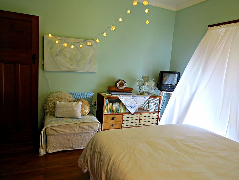 branco, colcha, frente, prateleira cubby, quarto, década de 1960, relógio, luzes, velho, cama
