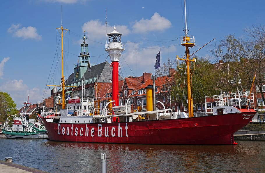 city of emden, town hall, city ​​harbor, museum ships, lightship, german bay, lighthouse, seenotrettungskreuzer, historically, stadtmitte
