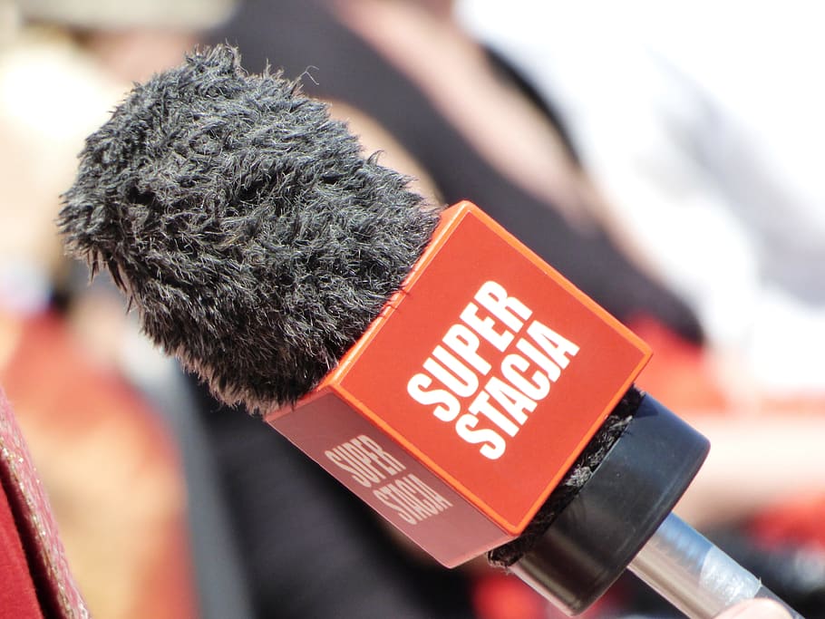 foto close-up, merah, hitam, super, mikrofon stacja, mikrofon, reporter, wawancara, media, close-up