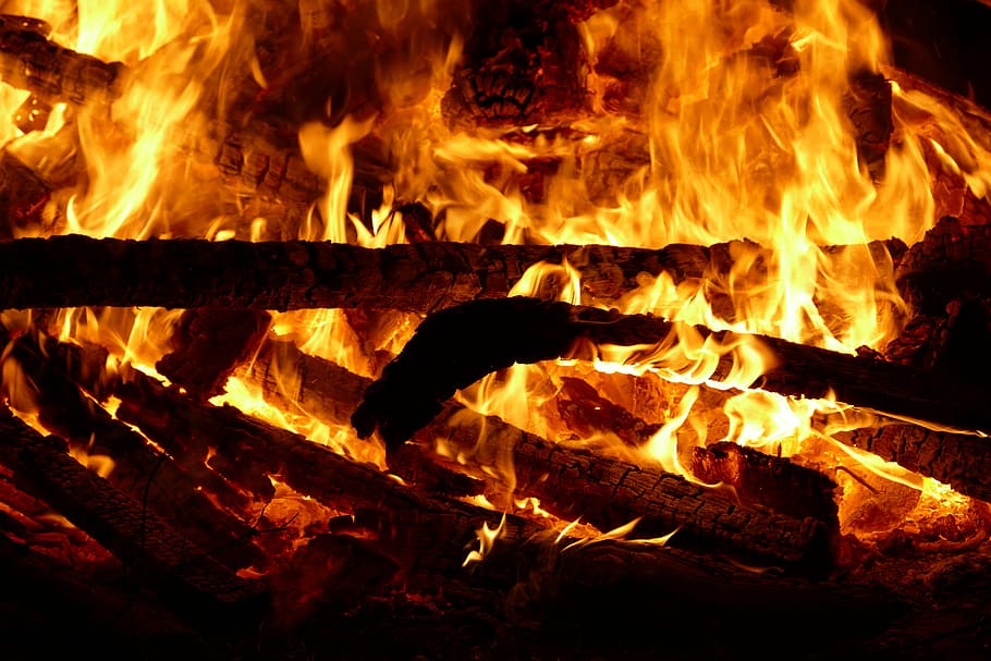 api, kayu, bakar, api kayu, merek, malam, kegelapan, bara, panas, kuning