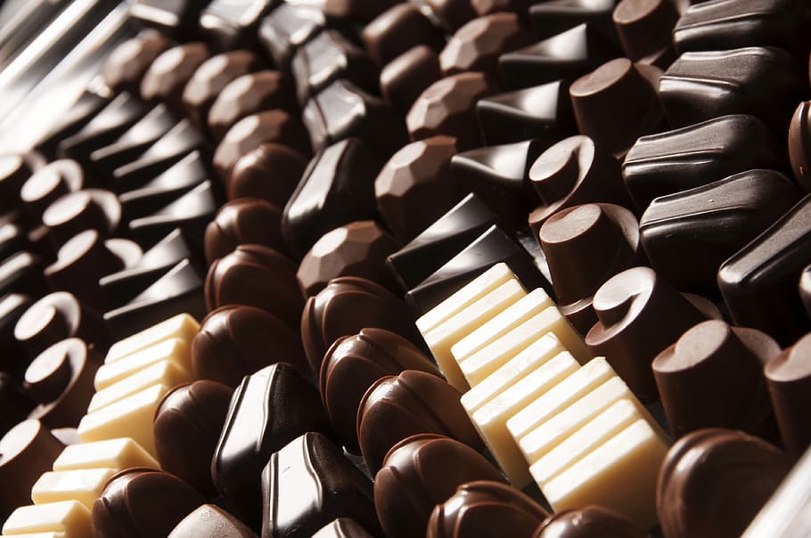chocolates, chocolates con sabor a leche, chocolate, chocolate negro, chocolate con leche, dulce, postre, comida, dulces, marrón
