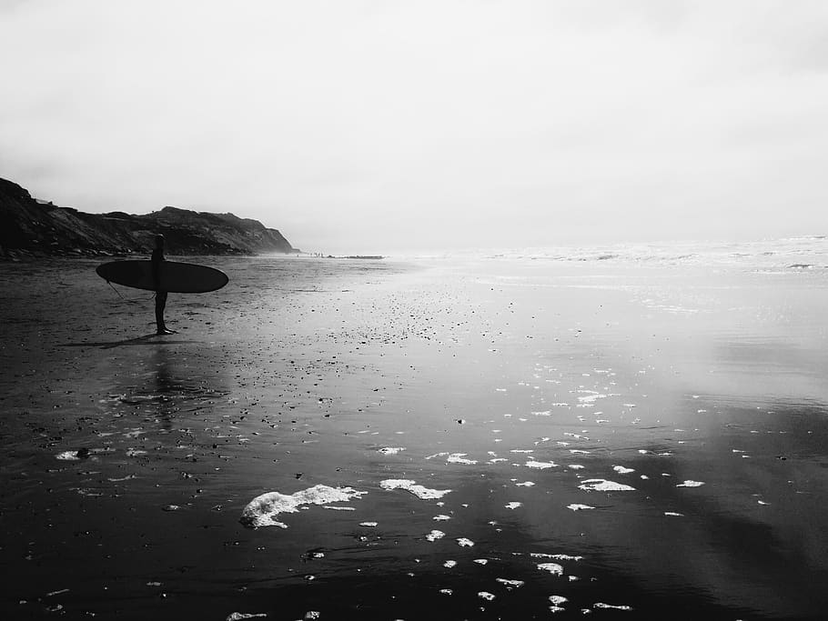 blanco y negro, surfista, tabla de surf, playa, arena, agua, océano, olas, hombre, chico