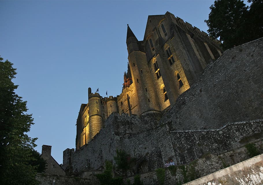 mont saint michel, france, island, castle, architecture, built structure, sky, low angle view, building exterior, the past