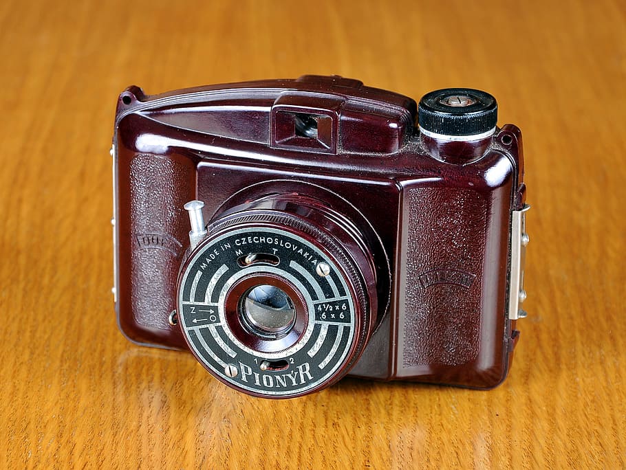 브라운 DSLR 카메라, 카메라, 오래된 카메라, pionyr, 체코, 사진, 사진 장비, 렌즈, 기념물, 클로즈업