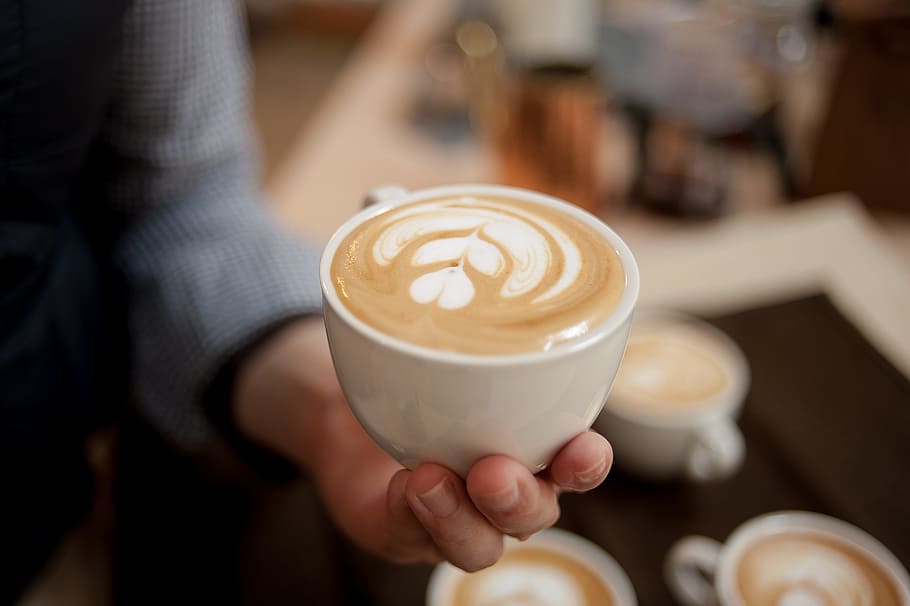 orang, memegang, cangkir teh yang diisi cappuccino, Latte Art, Coffee, Cafe Latte, latte, cafe, gangneung, cangkir