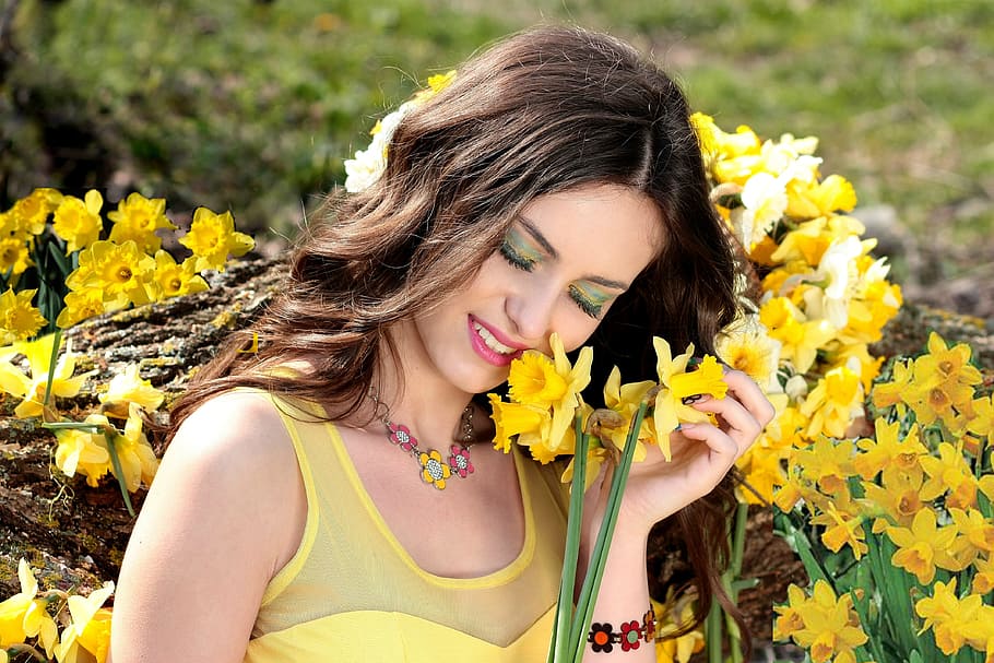 women, yellow, top, flowers, daytime, girl, daffodil, spring, beauty, flower