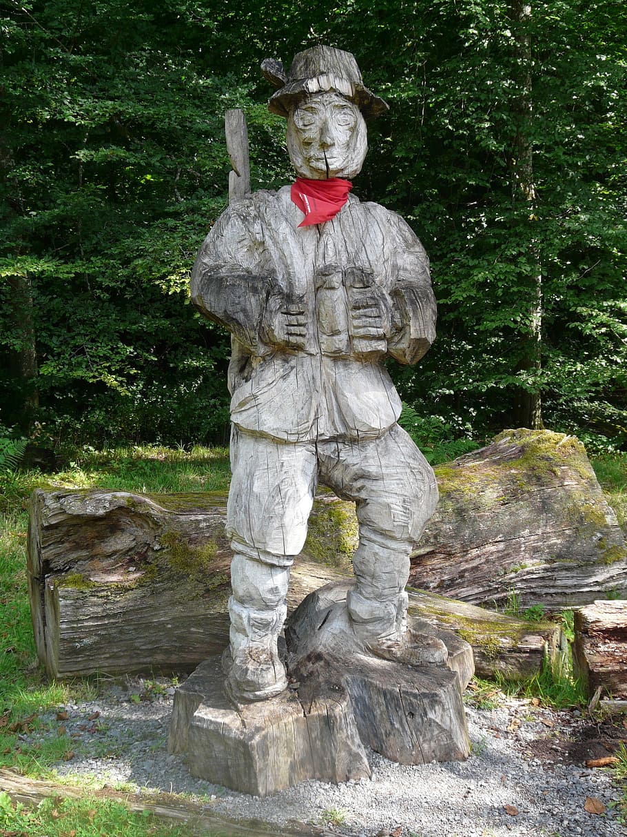 Hunter, Waldmann, Carving, holzfigur, figure, man, life size, lifelike, statue, tree