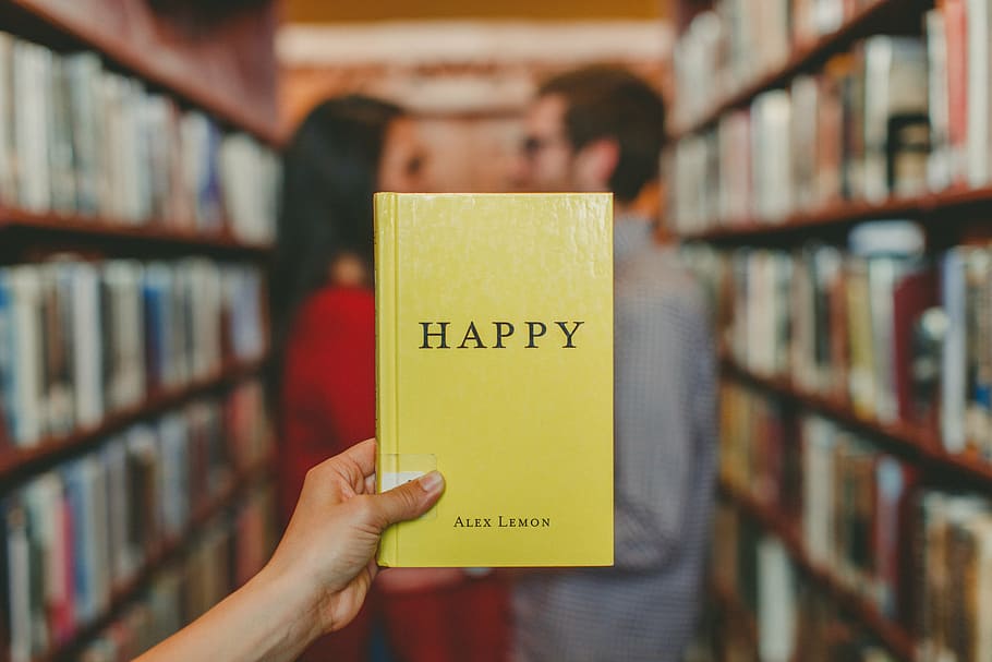 bahagia, buku alex lemon, berjudul, buku teks, pria, wanita, pasangan, orang, tangan, memegang