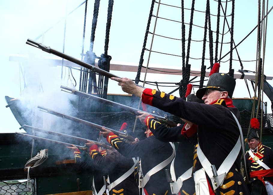 Histórico, barco, guardia, infante de marina, demostración, mosquetes, disparos, ceremonial, náutico, vintage