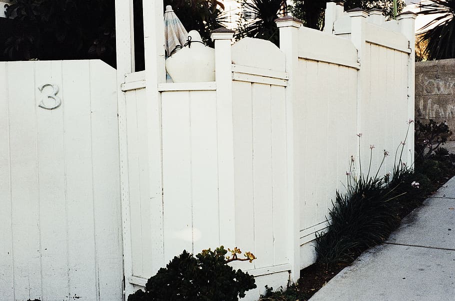 white, fences, wooden, fence, gate, sidewalk, house, outdoors, day, building exterior
