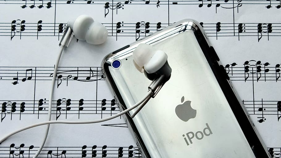 ipod touch plateado, auriculares, ipod, música, melodía, nota musical, clave, notenblatt, clave de sol, músico