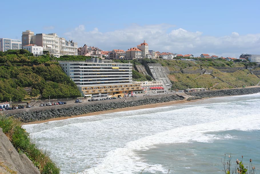 biarritz, praia basca, surf, lugar famoso, arquitetura, agua, estrutura construída, exterior do edifício, cidade, dia