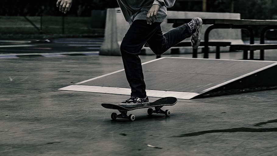 persona jugando skateboarding, piernas, hombre, persona, skateboard, skateboarding, deporte, patineta, sección baja, personas reales