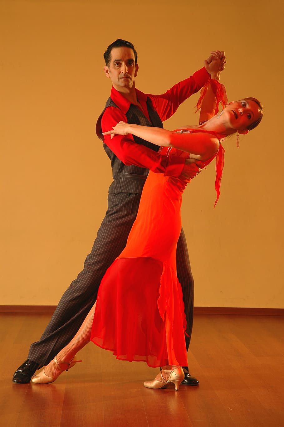pria, wanita menari, latin, tari, tango, ballroom, pasangan menari, orang-orang menari, gairah, tarian salsa