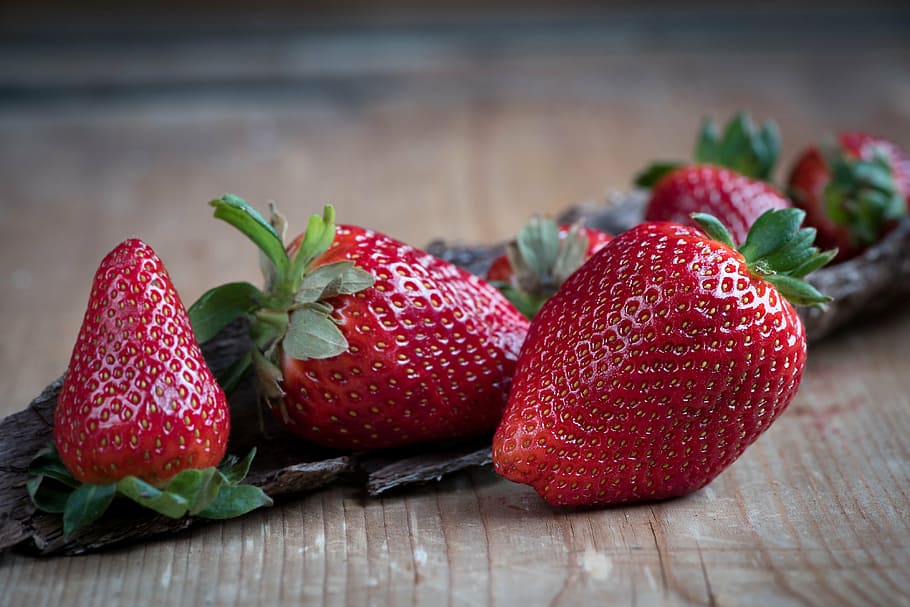 close-up photography, strawberries, red, ripe, of course, natural product, wood, fruit, soft fruit, healthy