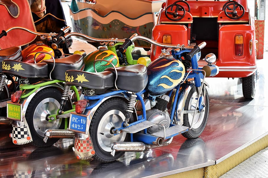 three, assorted-color, cruiser, motorcycles, scale, models, carousel, motorcycle, children motorcycle, carousel motorcycle