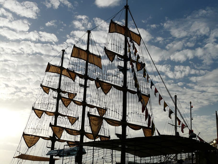 sail, ship, sailing vessel, hoist, hoisted, rigging, good standing, running well, masts, cordage