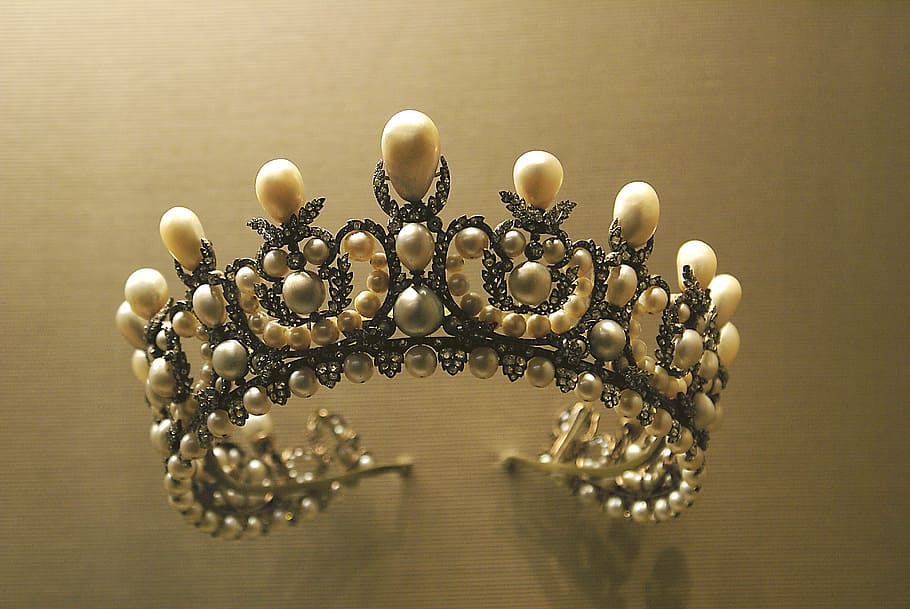 color plata, blanco, tiara de perlas, corona, diadema, joyas, perlas, adornos, símbolos, estilo